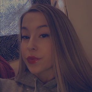 Meet your Posher, Karlie